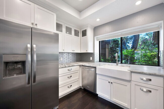 Building Photo - South Auburn Gem! Stylish 2BR Townhome in Quiet, Neighborhood