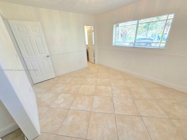 Building Photo - 10330 SW 53rd St