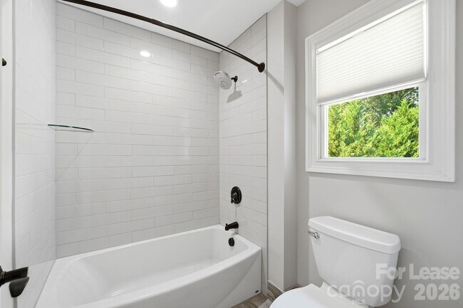 Building Photo - 520 Iverson Way