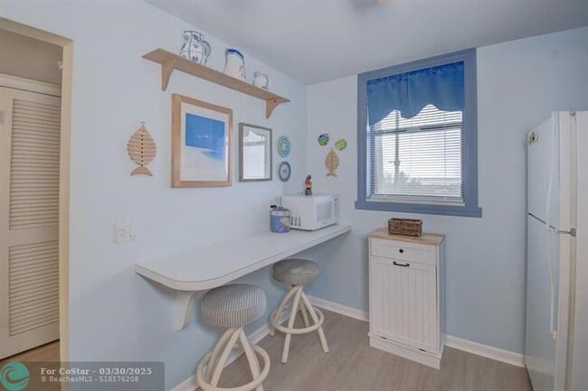 Building Photo - 9940 S Ocean Dr