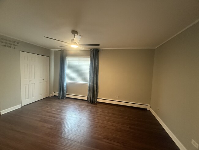 Building Photo - 9S180 Lake Dr