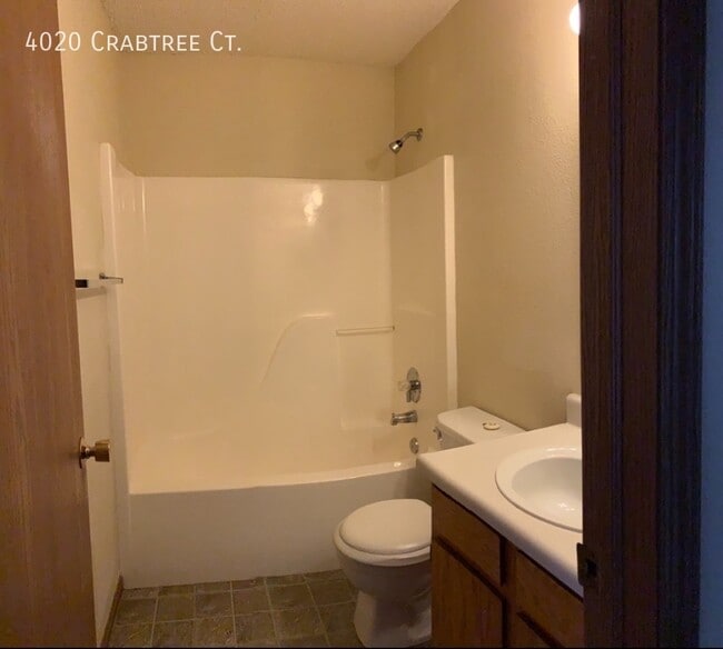 Building Photo - 4020 Crabtree Ct