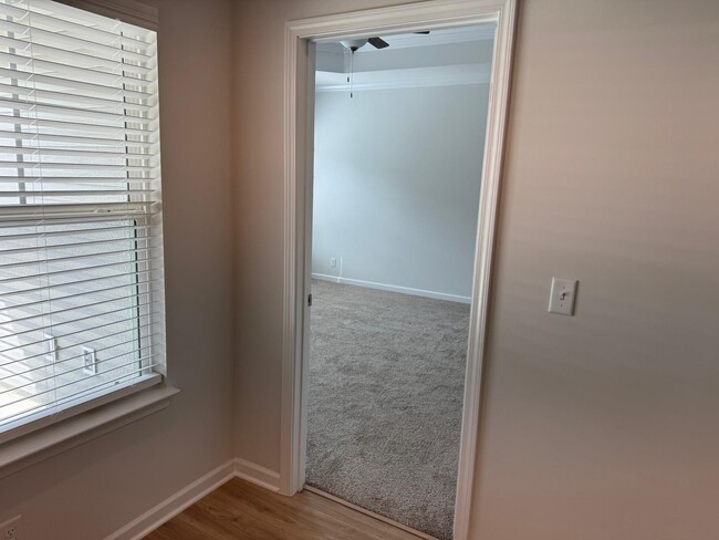 Building Photo - 1814 Albarado Trl