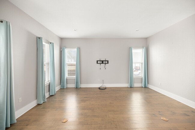 Building Photo - 56 Penelope St