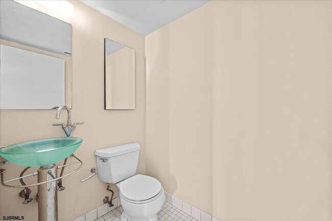 Building Photo - 526 Pacific Ave