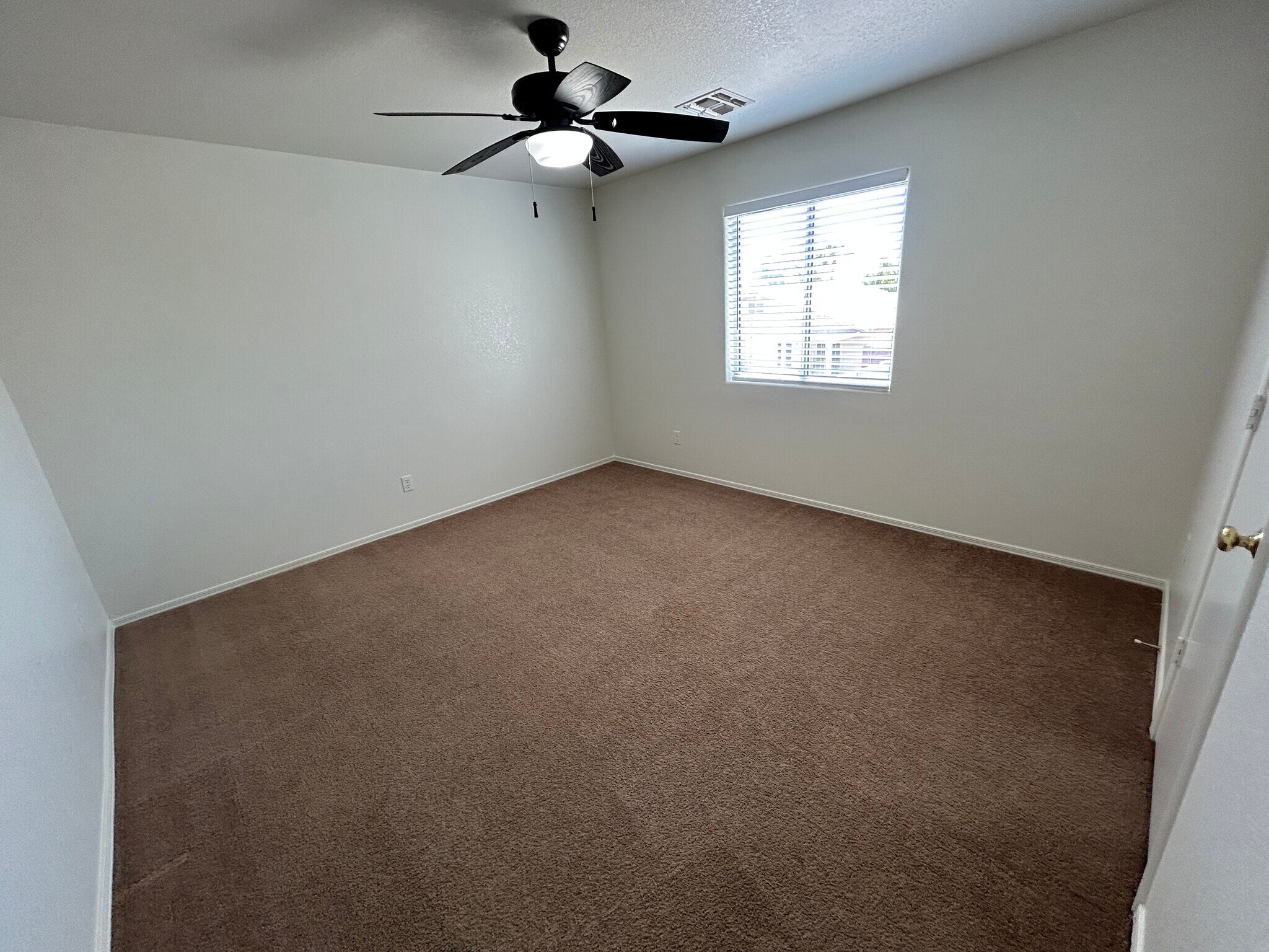 Building Photo - 7399 W Solano Dr S