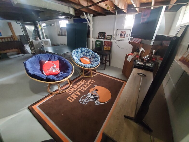 Building Photo - 1170 Dover Center Rd