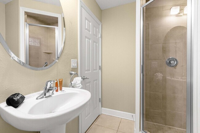 Building Photo - 14525 Damai Ln