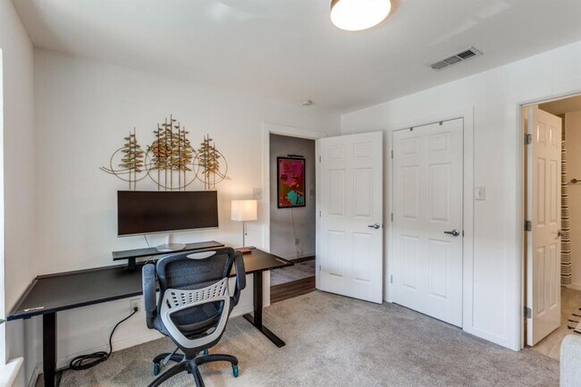 Building Photo - 3604 Clawson Rd