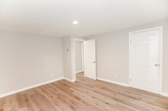 Building Photo - 1250 Pall Mall St