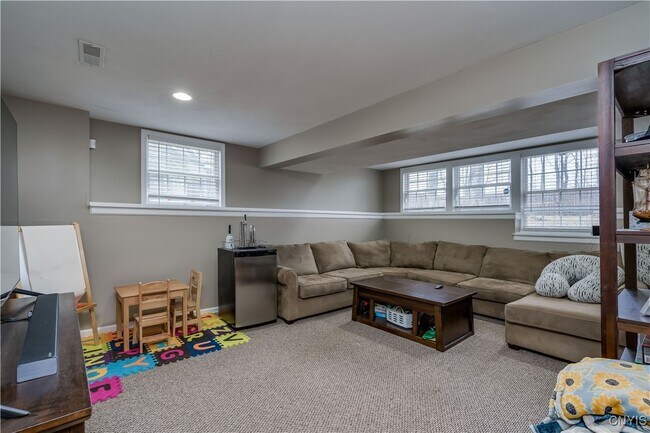 Building Photo - 117 MillCreek Ln
