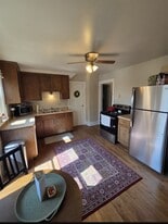 Building Photo - W59N408 Hilbert Ave