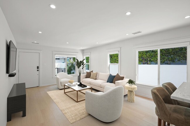 Building Photo - 619 Westmount Dr