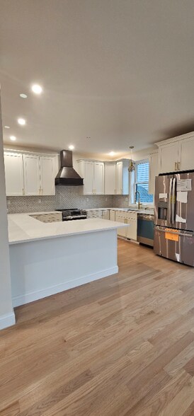 Building Photo - 17 Hadley Pl