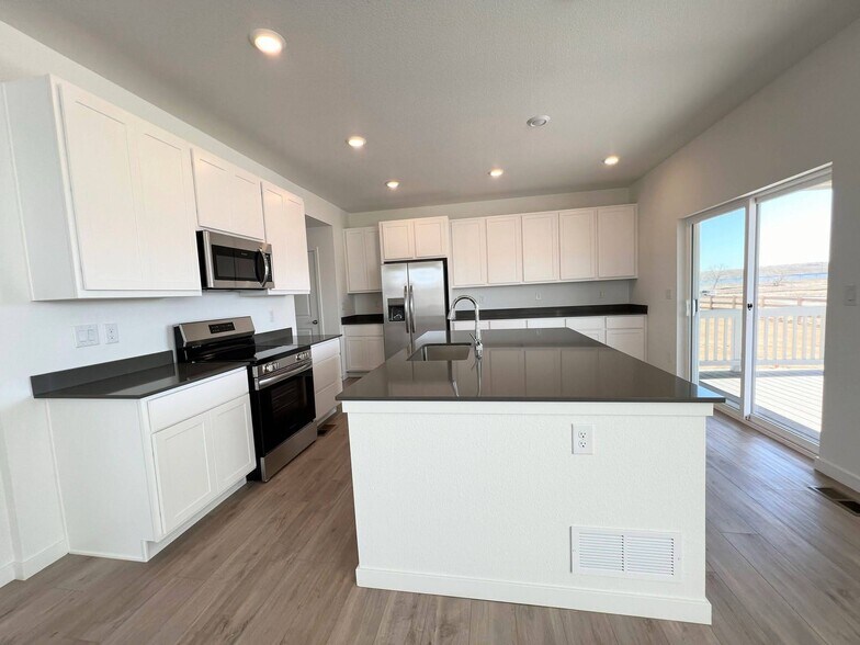 Building Photo - 690 Rob Roy Ct