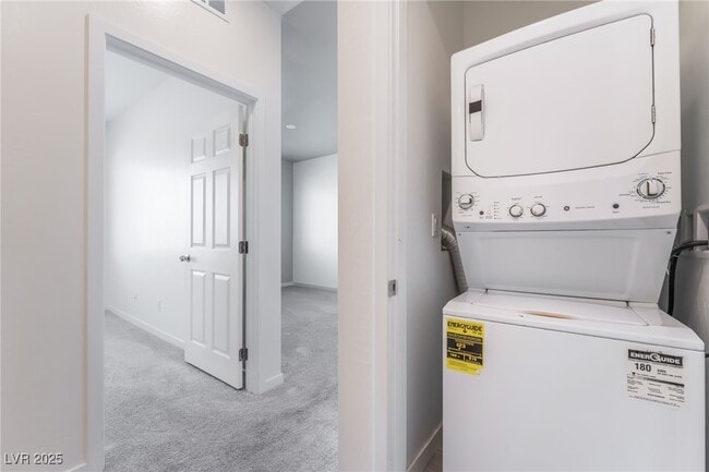 Building Photo - 5730 Sky Pointe Dr