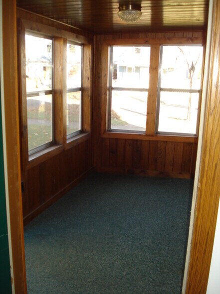 Building Photo - 1410 Winnebago St