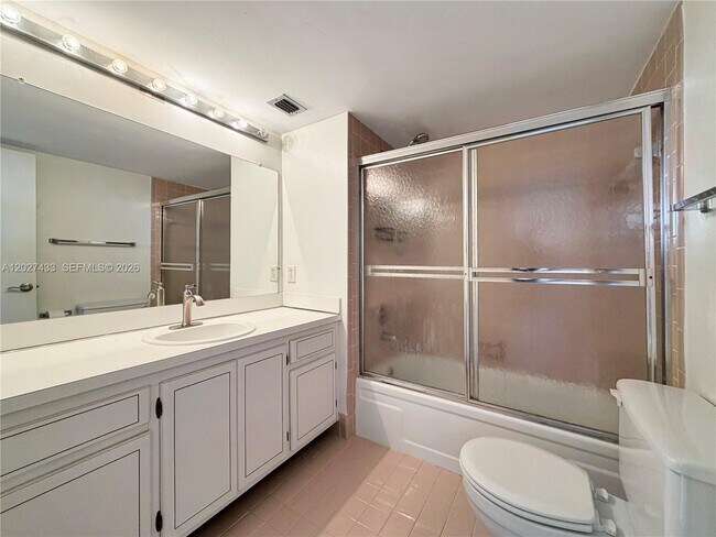 Building Photo - 3300 W Rolling Hills Cir
