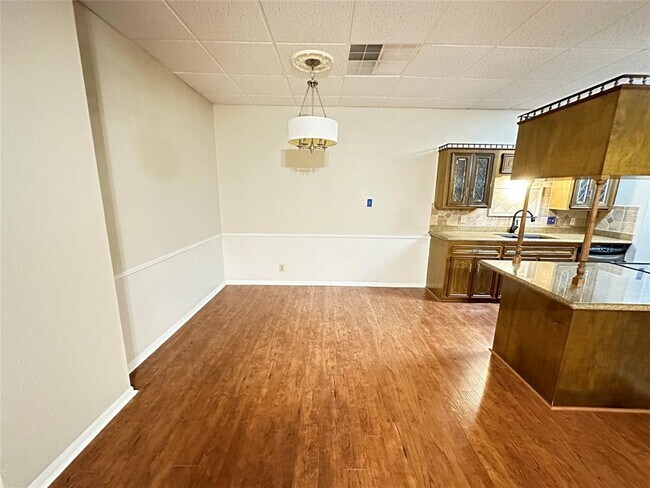 Building Photo - 801 6th St N