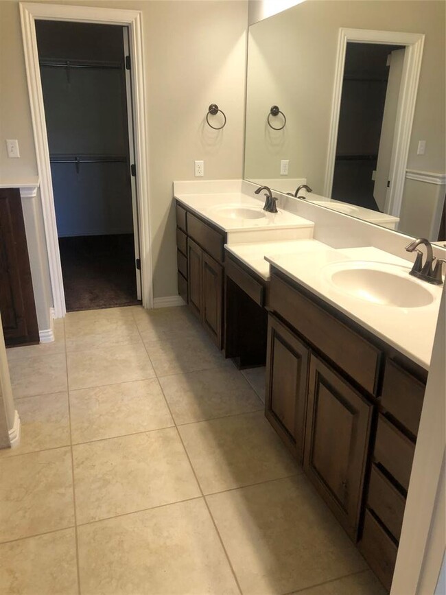 Building Photo - 13656 Mesa Verde Dr
