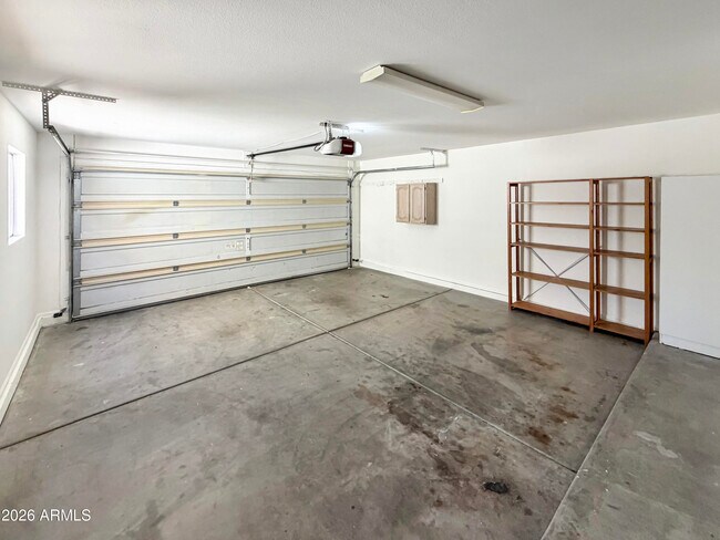 Building Photo - 14607 N Olympic Way