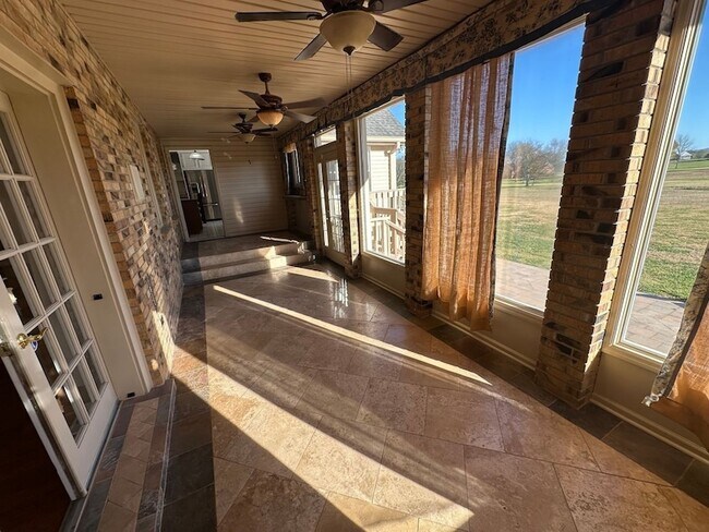 Building Photo - 2720 Leeville Pike