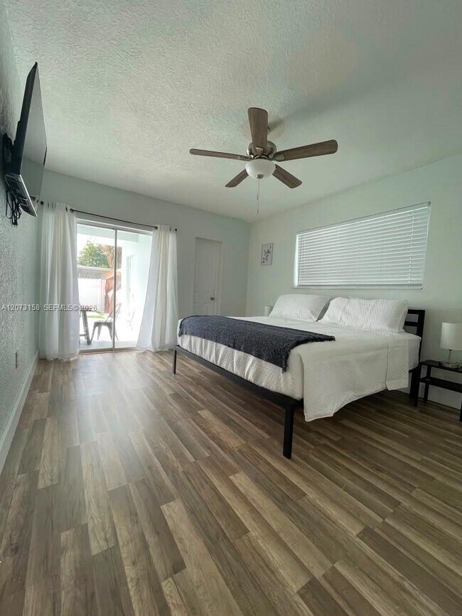 Building Photo - 7904 Miramar Pkwy
