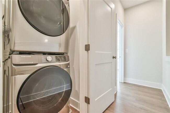 Building Photo - 235 Firefly Cir