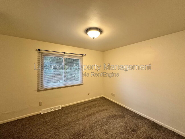 Building Photo - 518 N Clarendon St
