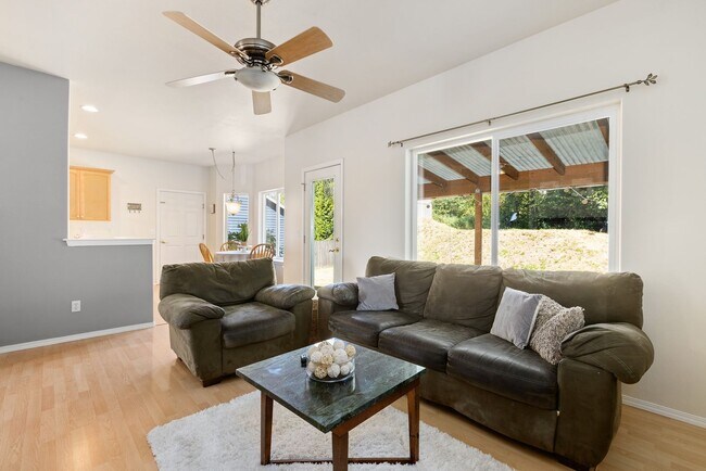 Building Photo - 3 Bd., 2.5 B., home near Barkley Village s...