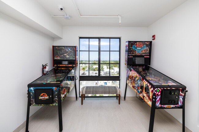 Building Photo - 101 S E St