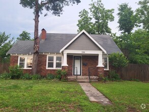 Building Photo - Cute 2 bedroom, 1 bathroom house located n...
