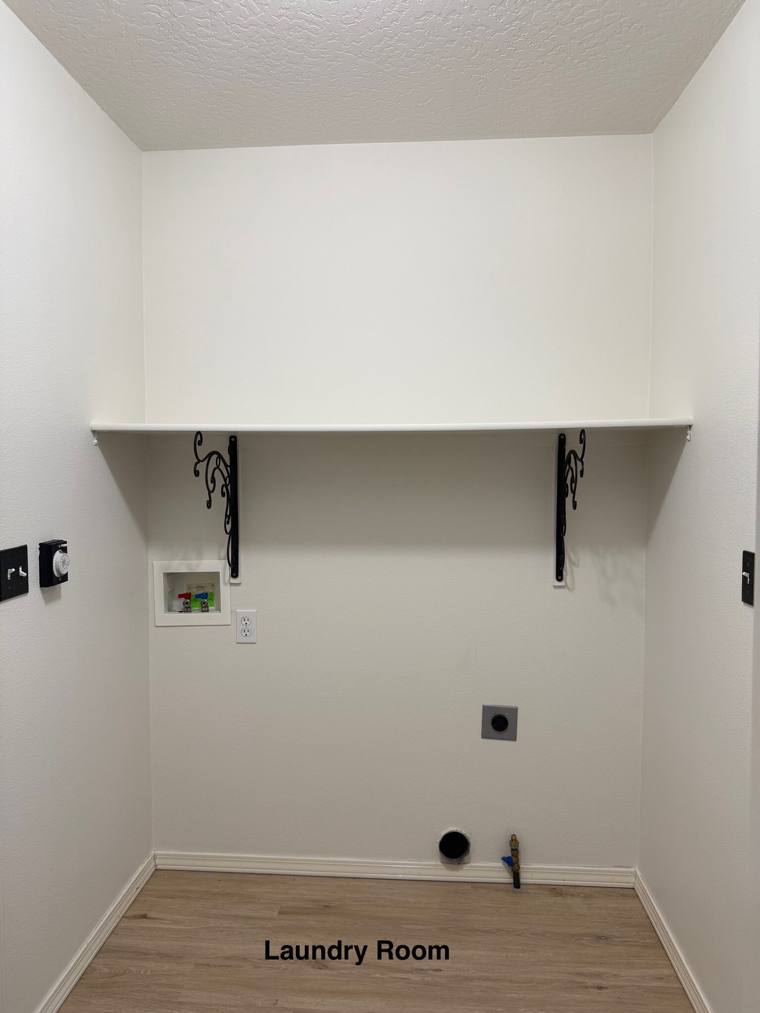 Building Photo - 4516 S Santa Cruz Way