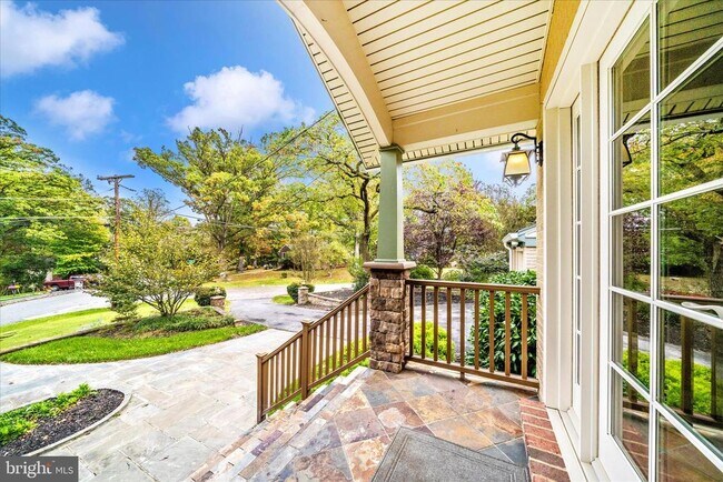 Building Photo - 1925 Pagebrook Rd