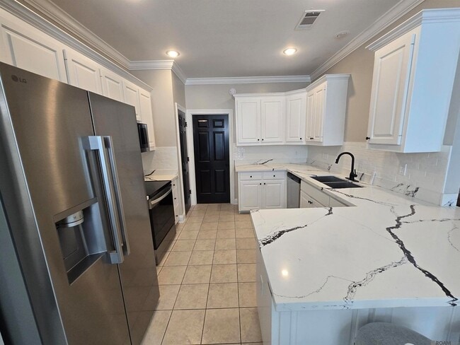 Building Photo - 9235 Worthington Lake Ave