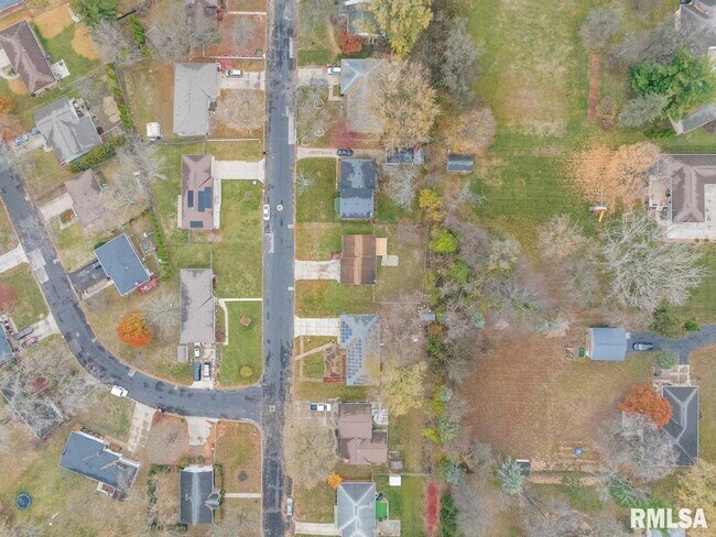 Building Photo - 6822 N Kimberly Dr