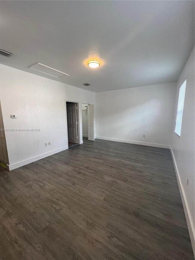 Building Photo - 16934 SW 92nd St Cir
