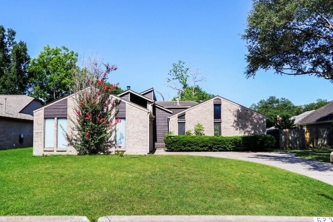 Building Photo - 6230 Billington St