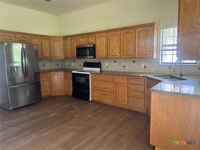 Building Photo - 2311 Old FM 440 Rd