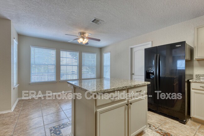 Building Photo - 16734 Basin Oak
