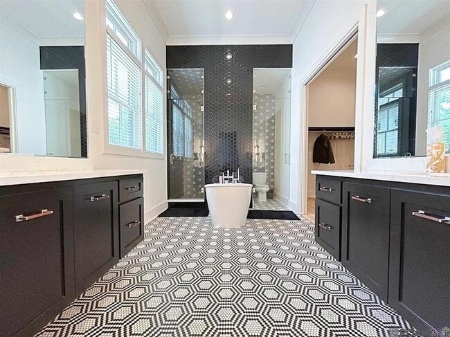 Building Photo - 3118 Pointe-Marie Dr