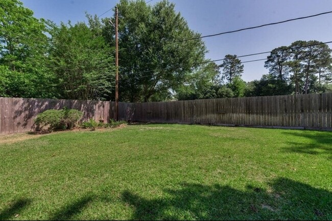 Building Photo - 13206 Chriswood Dr