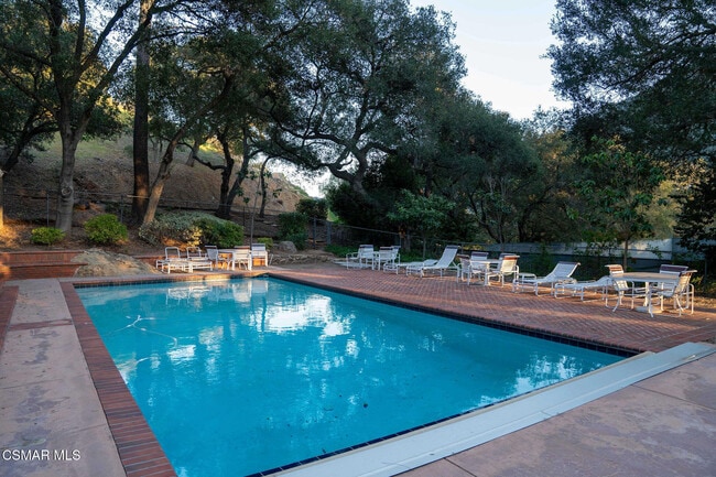 Building Photo - 1753 Hidden Vly Rd