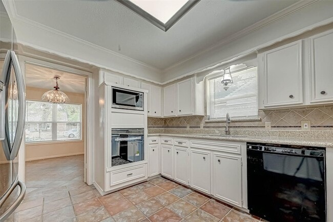 Building Photo - 5507 Enchanted Timbers Dr