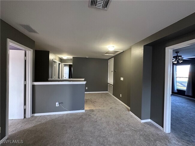 Building Photo - 8100 Allamanda Ct