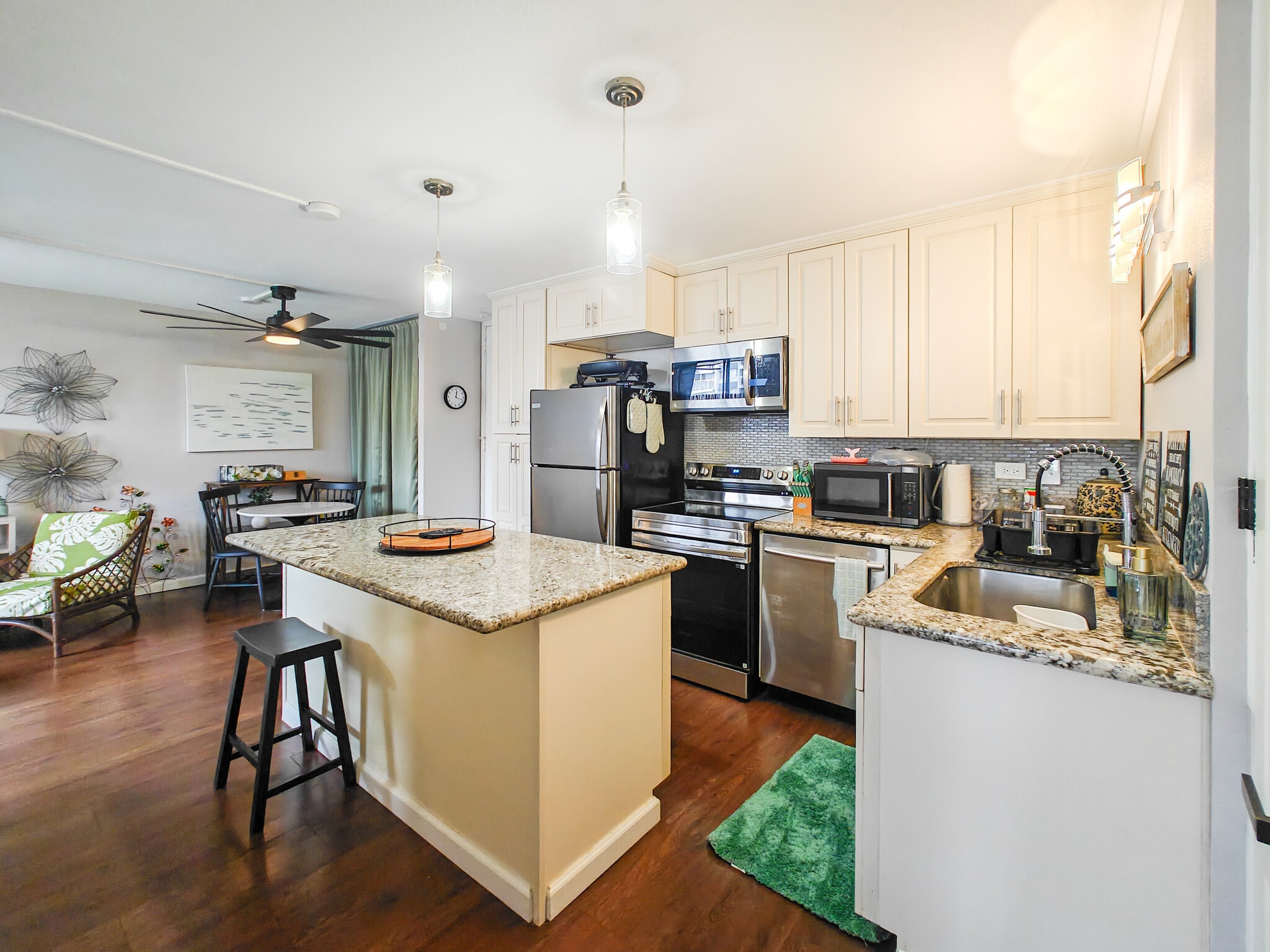 Building Photo - 1415 Punahou St
