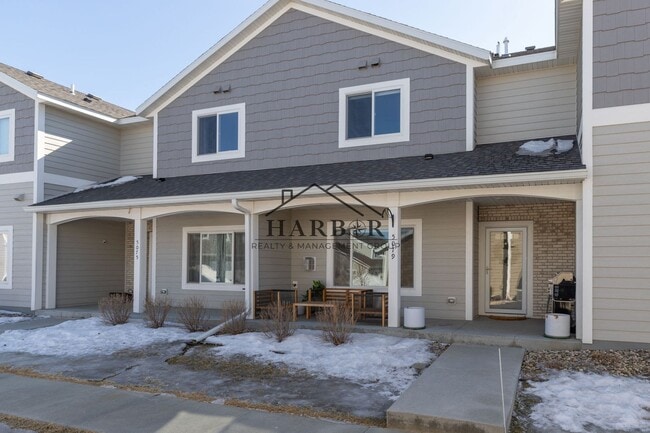 Building Photo - Contemporary 3 Bedroom Towhome in NW Rochester