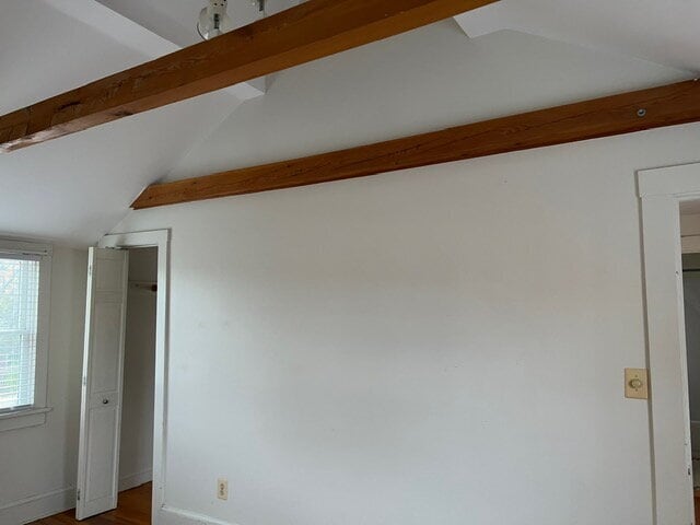 Building Photo - Charming Single Home!