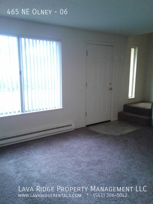 Building Photo - 465 NE Olney-06