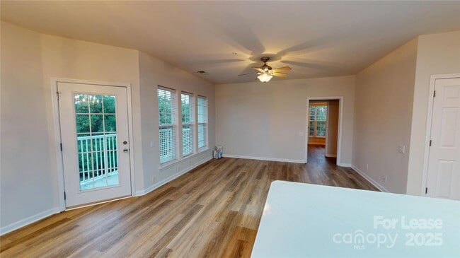 Building Photo - 14648 Via Sorrento Dr